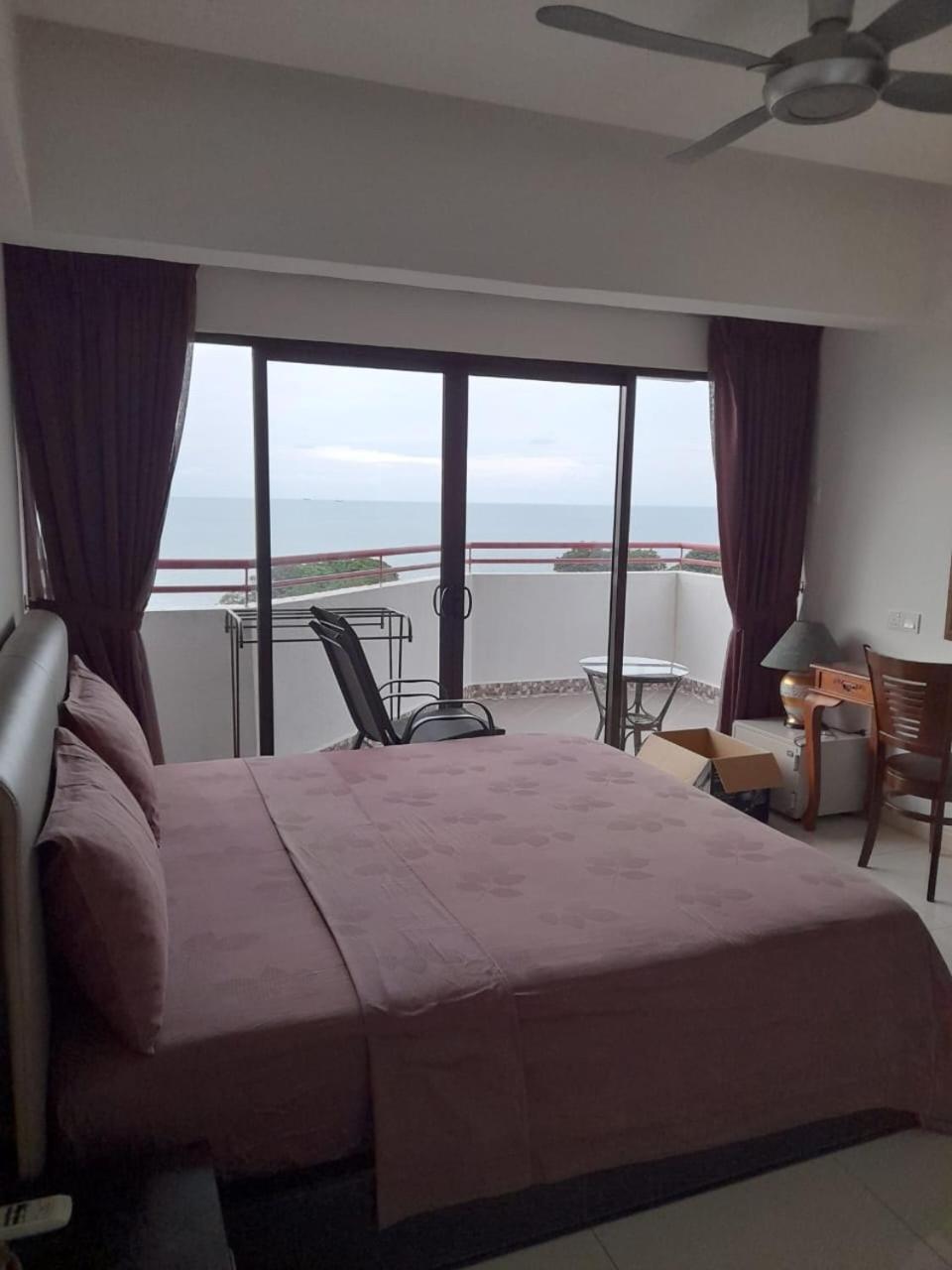 Susie'S Resort Seaview Suites At Sri Sayang Batu Feringgi Exterior foto
