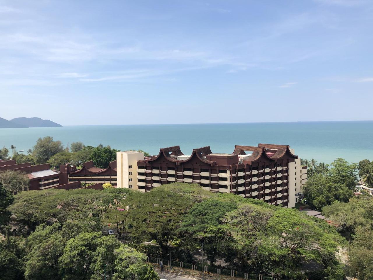 Susie'S Resort Seaview Suites At Sri Sayang Batu Feringgi Exterior foto